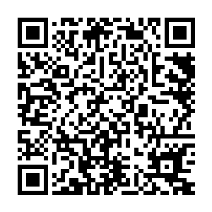 那个十架的模样也是彻底的变了……尖端部位左右各自多出了一边凸起二维码生成