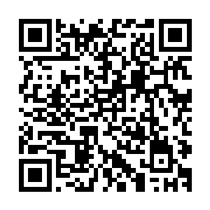 那些悬浮飞艇竟开始互相射击……数以百计的炮火在空中交织二维码生成