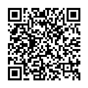 那双鹰隼般的眼眸准确无误的盯着路一鸣他们所在的这个方向二维码生成