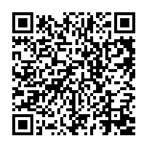 那她一定会采取更文明的方法――比如拎起他然后喷他一脸愤怒的口水二维码生成
