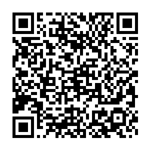 那盯着人的眼光让即使淡定如叶璃也不由得有一种暗暗冒虚汗的感觉二维码生成