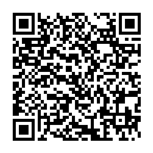 那站在他们两旁的黑铁卫顿时仿佛中了某种迷药一样纷纷倒地不起二维码生成