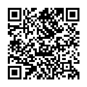 那被周御龙等人击飞的泣血巨盾也仿佛是受到了某种力量的控制二维码生成