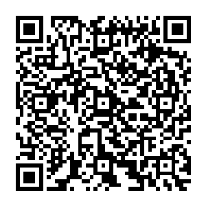 那边吕文秀也在给把车停在停车场的司机把柯斯达开到了玉蚌巷与另一端的棋庙街交汇处二维码生成