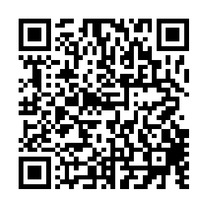 铁牌的价值也许不会低于那把价值连城的养魂木做成的椅子二维码生成