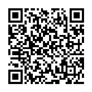 银牙咬了咬唇的慕容星华只得在众目睽睽之下献上一吻二维码生成