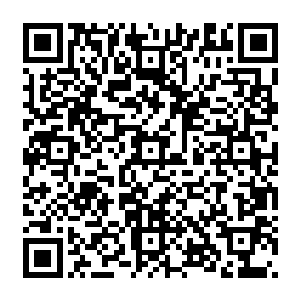 阴鸷的目光愤恨的瞪了眼门口还在不断往这边张望生怕他有再闯进去趋势的几个该死的保安二维码生成