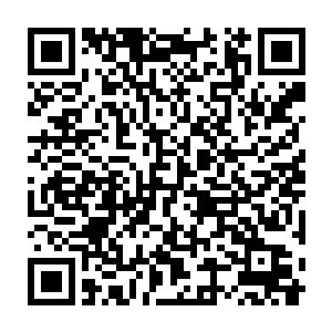 随即过来几个服务生将那几个重伤在地的记者就那么蛮横的拖了出去二维码生成