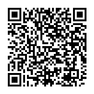 随后那轰击在电网之上的金色雷电也仿佛是受到了某种力量的引导一样二维码生成
