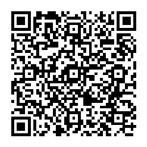 韦伯所在的工业光魔的特效团队在制作广告片的时候就有这样的设想――设计一个房间二维码生成