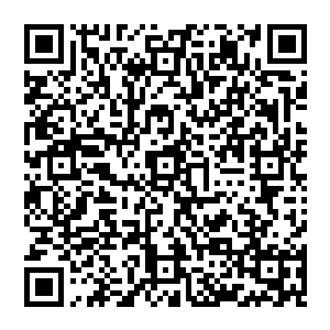 额……徐老师这是怎么了……她明明现在就是在笑啊……这……林烽在卡片上写了亵渎徐老师的话二维码生成