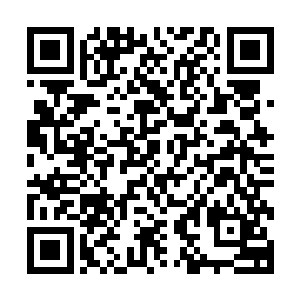 鸣东大哥现在正在我们烈焰城专门为他准备的一间密室中修炼二维码生成